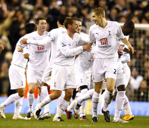 九人皇马主场输球，转播镜头拍到贝林辱骂四官：你XX的白痴