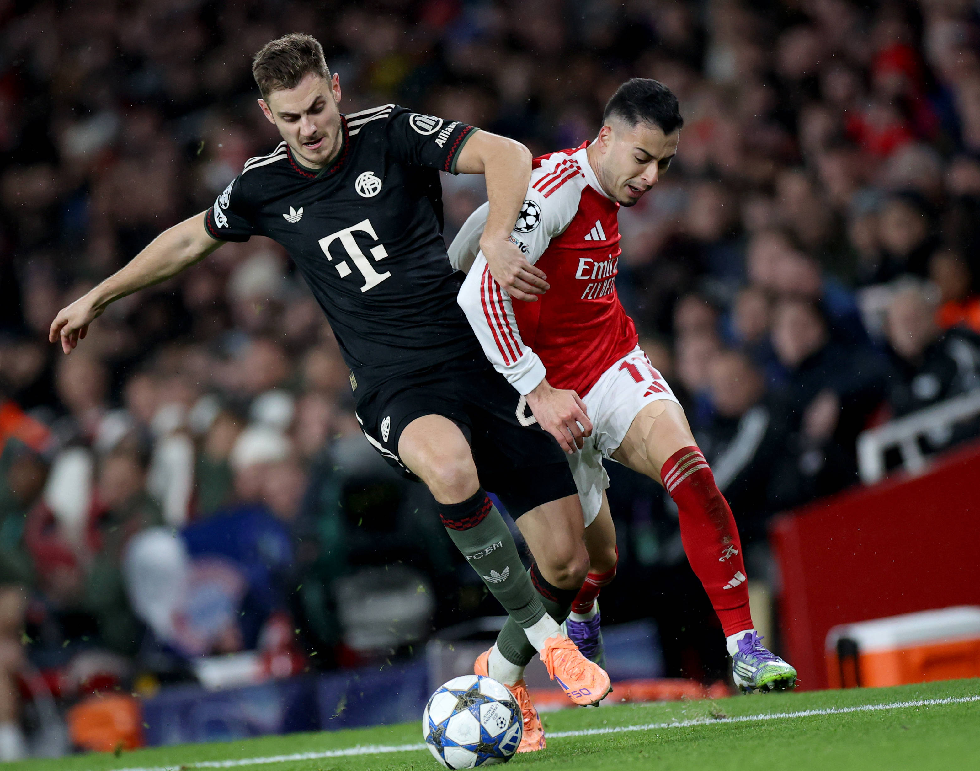 逆天，挪威甲门将点球大战一脚将摆好的球踢走以干扰对方