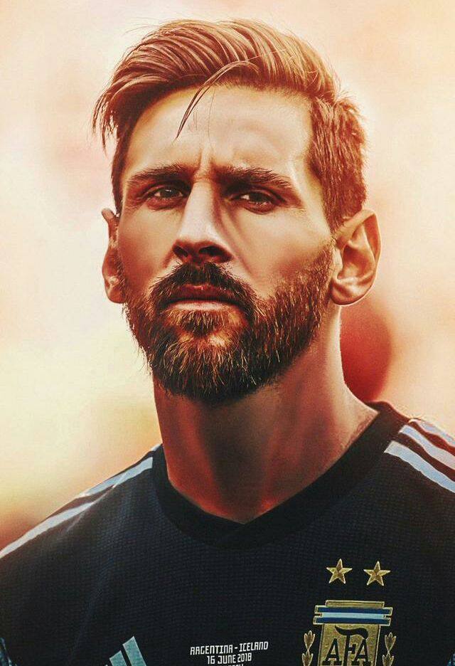 中超俱乐部欠薪问题严峻，准入审核难度大，职业化进程仍不完善。