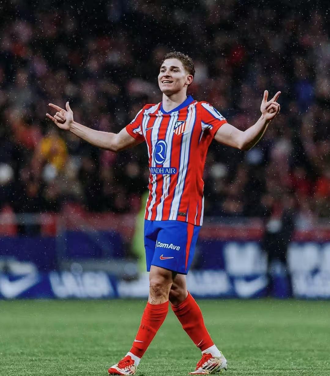 罗马诺：加纳乔仍渴望加盟切尔西，在等切尔西的报价