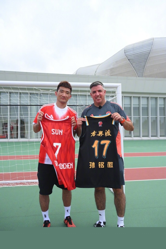 【攻略】可以开始秀起来了，一图教你LOL手游阿狸怎么玩