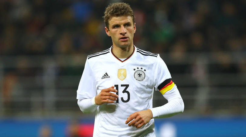 篮球篮网球迷为球队送上支持横幅