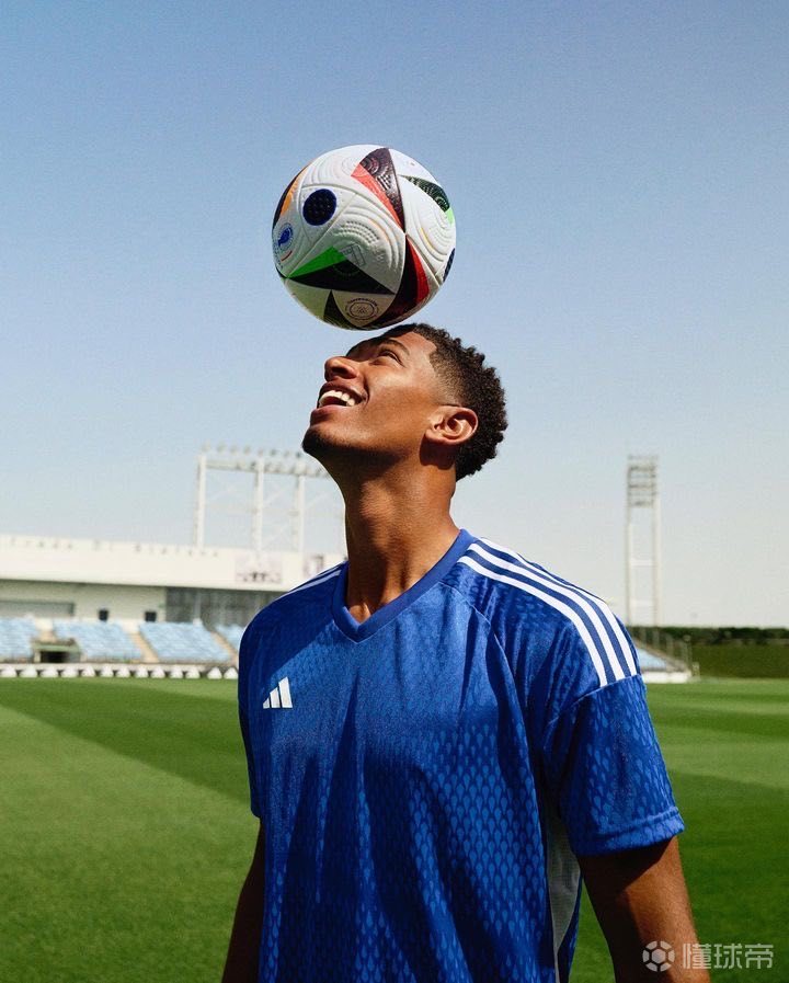 马卡：小西蒙尼如今表现出色，离不开梅西对他的明智建议